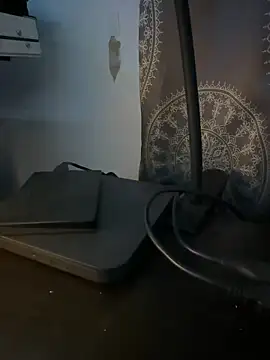 luiriv04 online show from 12/19/25, 07:26