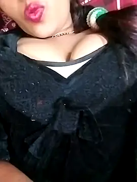 Snapshot of Simrandeshipp chatting on 01/30/25, 04:13 Simrandeshipp online show from 01/30/25, 04:13