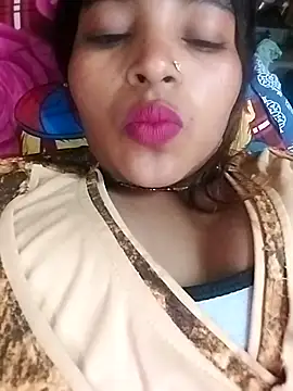 Snapshot of Simrandeshipp chatting on 02/28/25, 04:31 Simrandeshipp online show from 02/28/25, 04:31