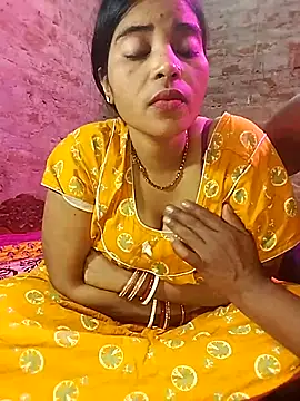 Snapshot of Simrandeshipp chatting on 03/12/25, 06:00 Simrandeshipp online show from 03/12/25, 06:00