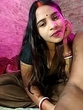 Snapshot of Simrandeshipp chatting on 03/19/25, 05:17 Simrandeshipp online show from 03/19/25, 05:17