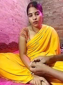 Snapshot of Simrandeshipp chatting on 03/22/25, 06:58 Simrandeshipp online show from 03/22/25, 06:58