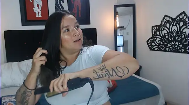 Snapshot of Kristin_milk chatting on 02/10/25, 11:57 Kristin milk online show from 02/10/25, 11:57