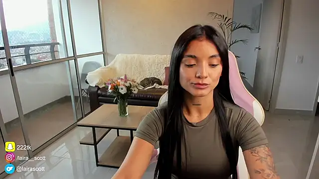 Snapshot of LairaScott chatting on 02/26/25, 10:09 LairaScott online show from 02/26/25, 10:09