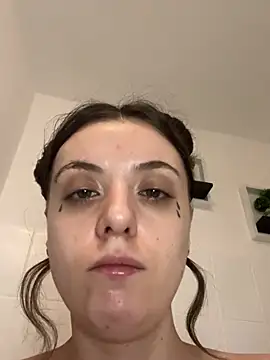 Snapshot of bunnythetailor chatting on 02/01/25, 02:05 bunnythetailor online show from 02/01/25, 02:05