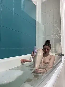 Snapshot of bunnythetailor chatting on 02/03/25, 05:40 bunnythetailor online show from 02/03/25, 05:40