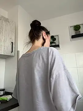 Snapshot of bunnythetailor chatting on 02/06/25, 07:24 bunnythetailor online show from 02/06/25, 07:24