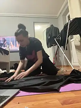 Snapshot of bunnythetailor chatting on 02/11/26, 08:14 bunnythetailor online show from 02/11/26, 08:14