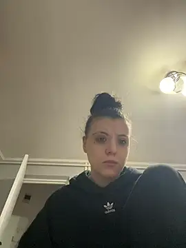 Snapshot of bunnythetailor chatting on 02/15/26, 09:00 bunnythetailor online show from 02/15/26, 09:00