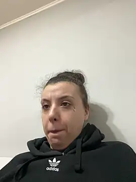 Snapshot of bunnythetailor chatting on 02/16/26, 11:23 bunnythetailor online show from 02/16/26, 11:23