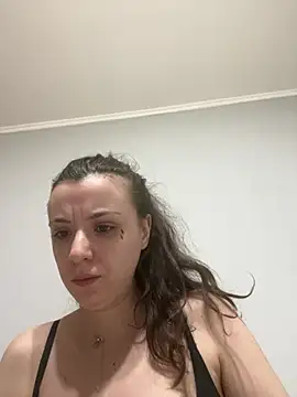 Snapshot of bunnythetailor chatting on 02/24/26, 04:27 bunnythetailor online show from 02/24/26, 04:27