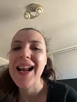 Snapshot of bunnythetailor chatting on 03/09/26, 12:53 bunnythetailor online show from 03/09/26, 12:53