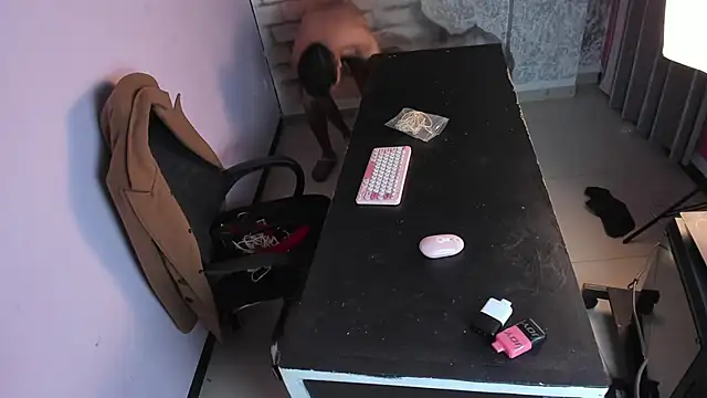 Nikki and Mayk online show from 02/21/25, 08:40