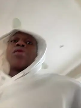 Boneca25 online show from 03/03/25, 02:15