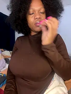 Boneca25 online show from 10/22/25, 06:02