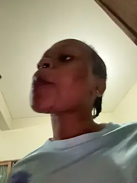 Boneca25 online show from 05/11/26, 04:26