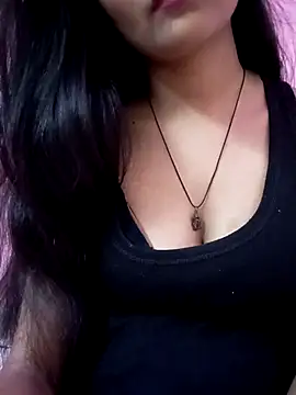 Snapshot of Tanu-00 chatting on 10/18/25, 02:18 Tanu-00 online show from 10/18/25, 02:18