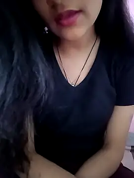 Snapshot of Tanu-00 chatting on 12/04/25, 04:11 Tanu-00 online show from 12/04/25, 04:11