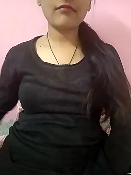 Snapshot of Tanu-00 chatting on 12/15/25, 03:05 Tanu-00 online show from 12/15/25, 03:05