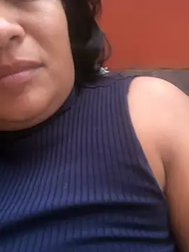 Snapshot of indiazinha69_ chatting on 02/19/26, 12:12 indiazinha69 online show from 02/19/26, 12:12