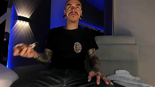 kaletattoo online show from 02/18/26, 11:17