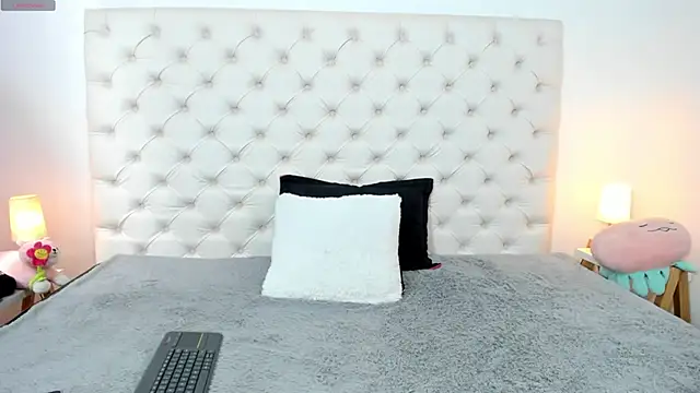 esmeralda06 online show from 02/20/25, 03:08