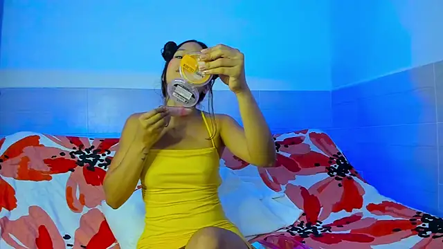 Snapshot of Ximena__1 chatting on 02/18/25, 09:10 Ximena 1 online show from 02/18/25, 09:10