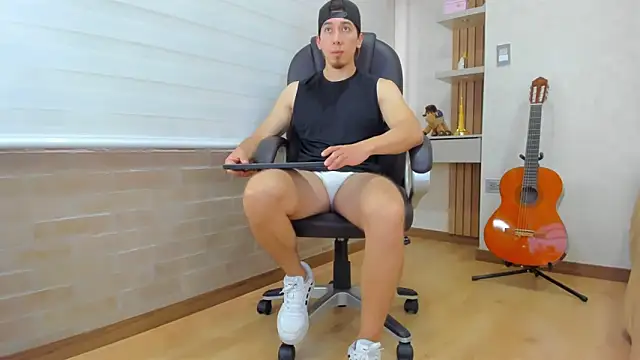 Tombarden online show from 11/29/25, 08:01