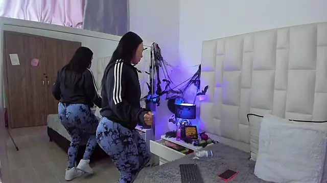 Ariana rouse online show from 10/29/25, 04:09