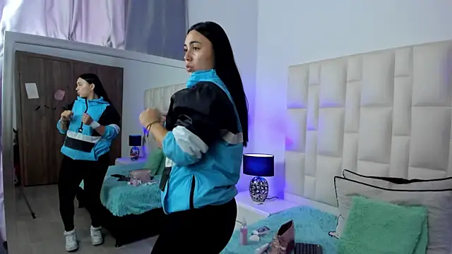 Ariana rouse online show from 04/30/26, 04:24