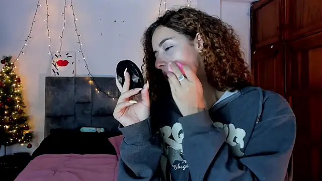 Isangel  online show from 12/05/25, 03:59