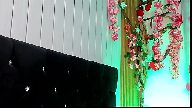 Snapshot of vicky__skinny_1 chatting on 02/19/25, 11:17 vicky  skinny 1 online show from 02/19/25, 11:17