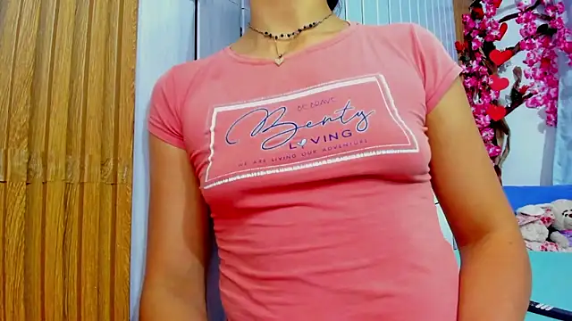 Snapshot of vicky__skinny_1 chatting on 03/01/25, 03:32 vicky  skinny 1 online show from 03/01/25, 03:32