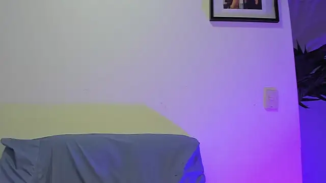 Snapshot of vicky__skinny_1 chatting on 03/08/25, 12:09 vicky  skinny 1 online show from 03/08/25, 12:09