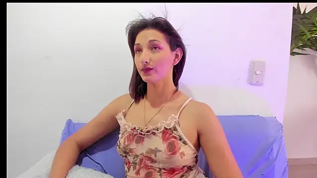 Snapshot of vicky__skinny_1 chatting on 03/09/25, 03:27 vicky  skinny 1 online show from 03/09/25, 03:27