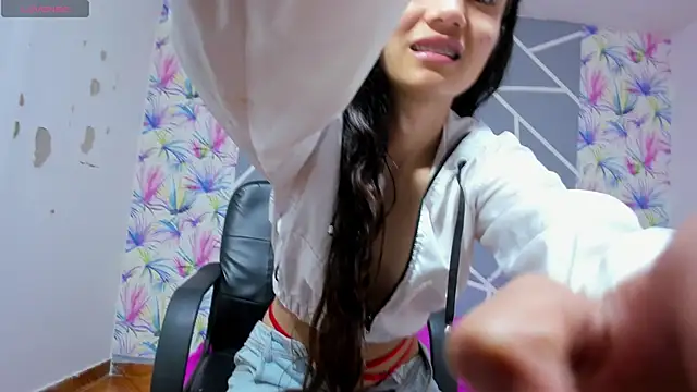 AmbarVanucci online show from 10/23/25, 03:28