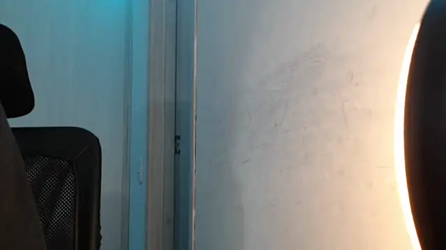 Snapshot of Juanmres chatting on 10/14/25, 09:48 Juanmres online show from 10/14/25, 09:48