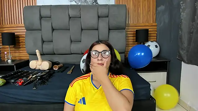  nicolesweet online show from 06/17/26, 07:48