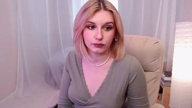 Snapshot of Freya_Celestial chatting on 02/11/25, 12:37 Freya Celestial online show from 02/11/25, 12:37