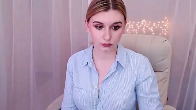 Snapshot of Freya_Celestial chatting on 03/02/25, 01:38 Freya Celestial online show from 03/02/25, 01:38