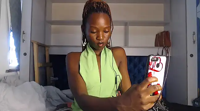 YoungDiva69 online show from 02/05/25, 08:11