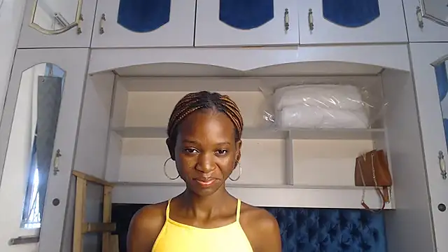 YoungDiva69 online show from 02/06/25, 07:24