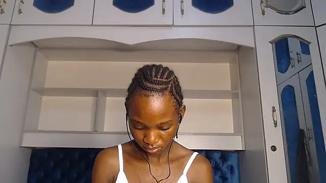 YoungDiva69 online show from 02/28/25, 03:48