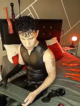 AngeloColleen online show from 10/04/25, 05:00