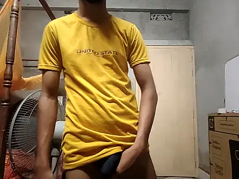 Snapshot of HomeCum chatting on 09/08/25, 07:02 HomeCum online show from 09/08/25, 07:02