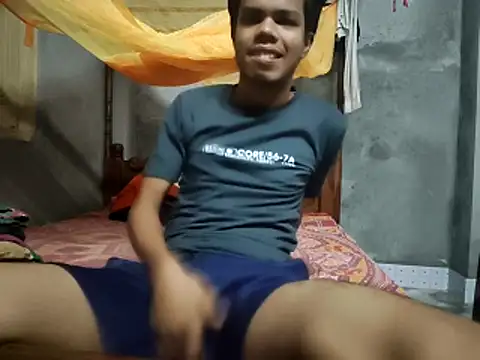 Snapshot of HomeCum chatting on 11/11/25, 01:00 HomeCum online show from 11/11/25, 01:00