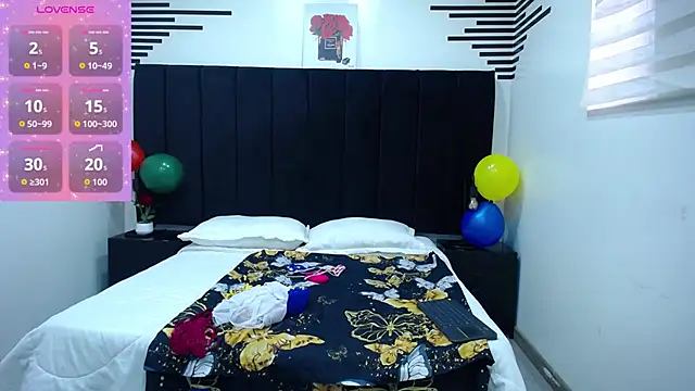 Snapshot of CamiilaReyes chatting on 10/16/25, 01:23 CamiilaReyes online show from 10/16/25, 01:23