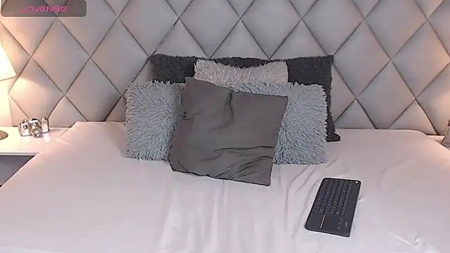 Snapshot of LalyCastro chatting on 03/06/25, 08:16 LalyCastro online show from 03/06/25, 08:16