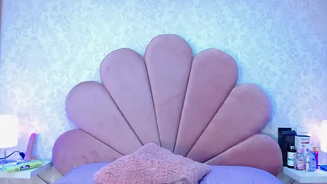 ElhaThomson online show from 11/10/25, 09:36