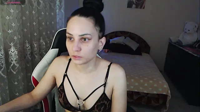 Kriss brunette 5 online show from 12/05/25, 08:01